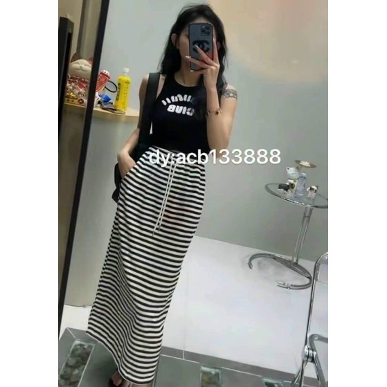 Sét len áo sát nách miu+ chân váy kẻ hàng QC