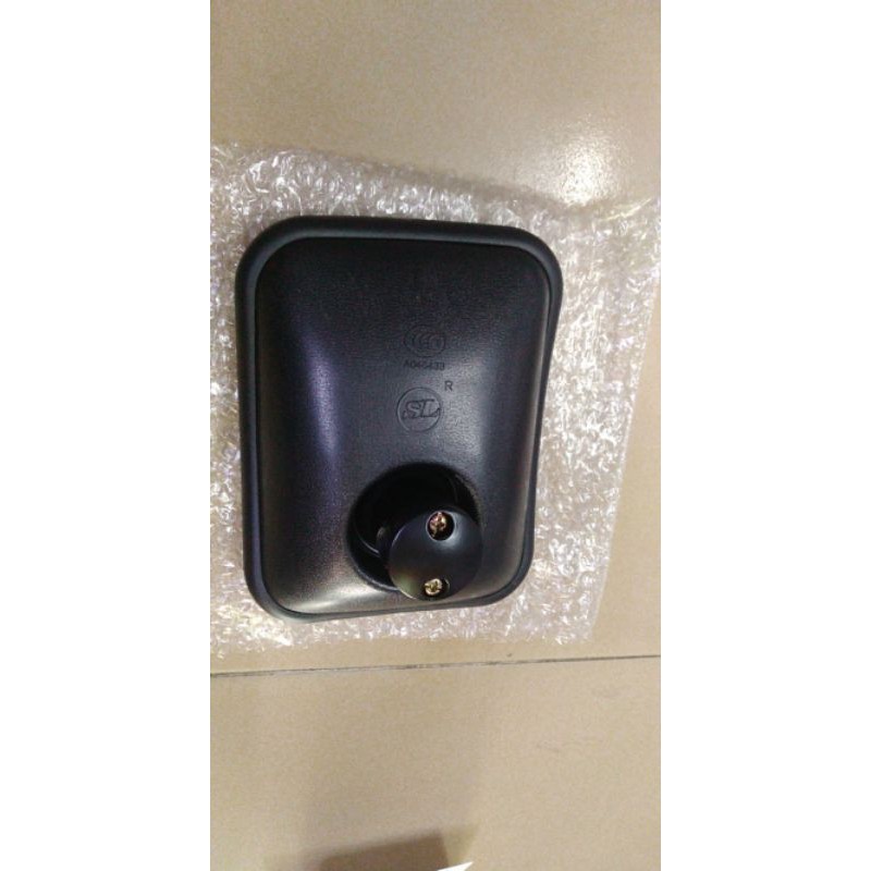 Kiếng hậu xoá điểm mù bánh trước xe tải hyundai