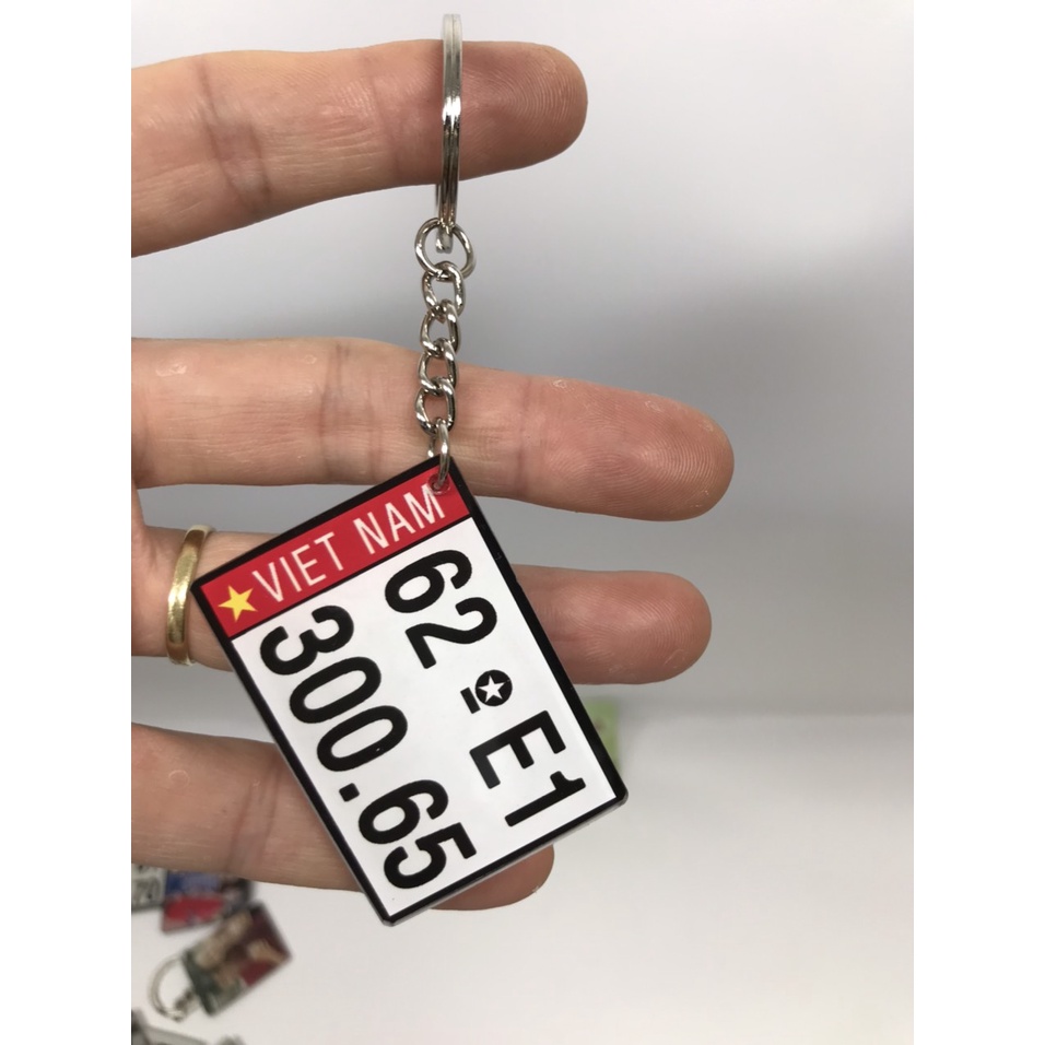 Móc khóa biển số xe có chữ viet nam ( in biển số xe, số điện thoại ) theo yêu cầu - mica tong cao cấp