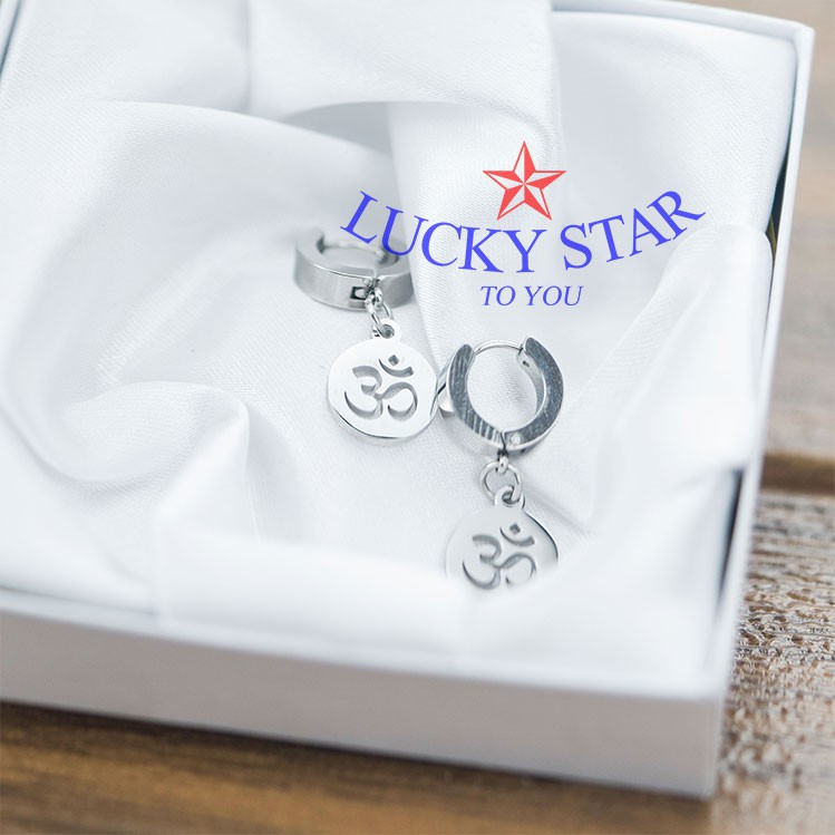 Bông tai chữ om ý nghĩa dành cho nam và nữ