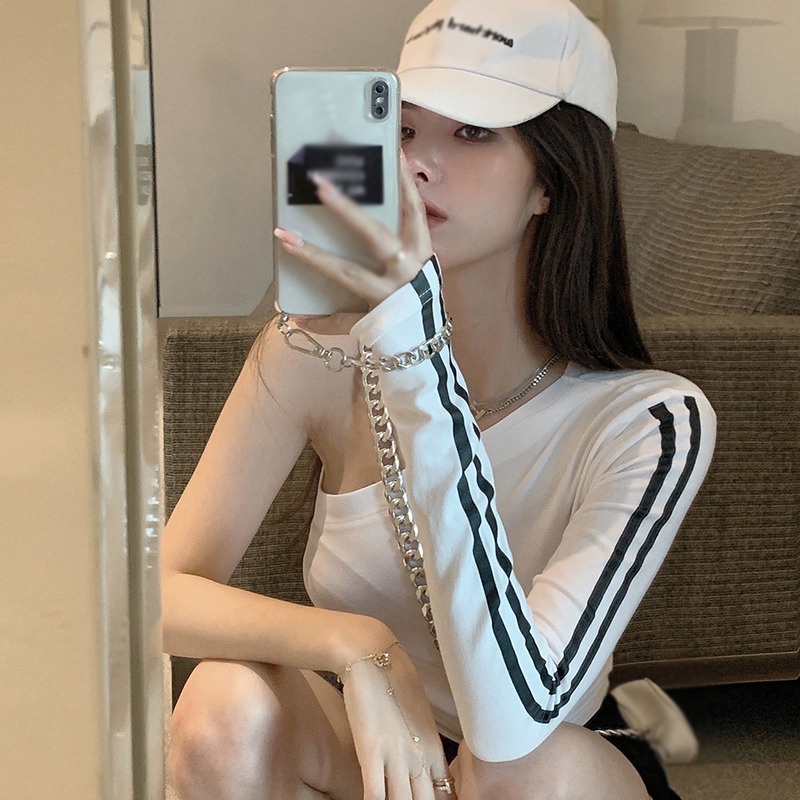 Áo thun lệch vai tay dài phong cách thời trang Hàn Quốc