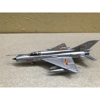 Máy bay mô hình tiêm kích mig-21 việt nam - 1:72