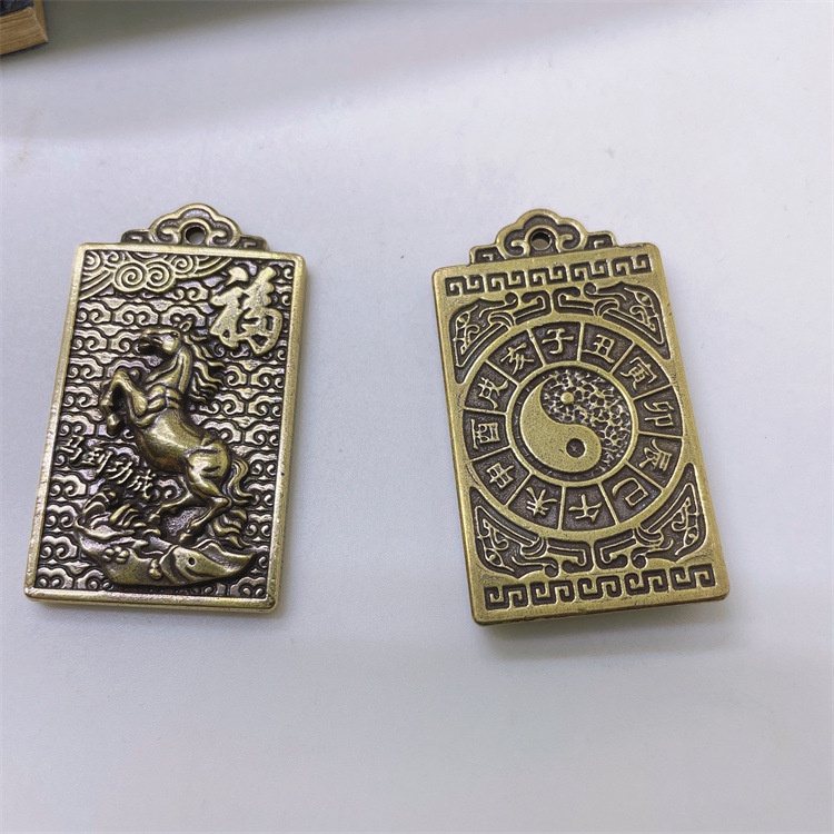 Mặt Dây Chuyền trang sức phong thủy thẻ đồng thau nguyên chất Khắc hình quan công, mã đáo,kì lân,tỳ hưu tinh xảo