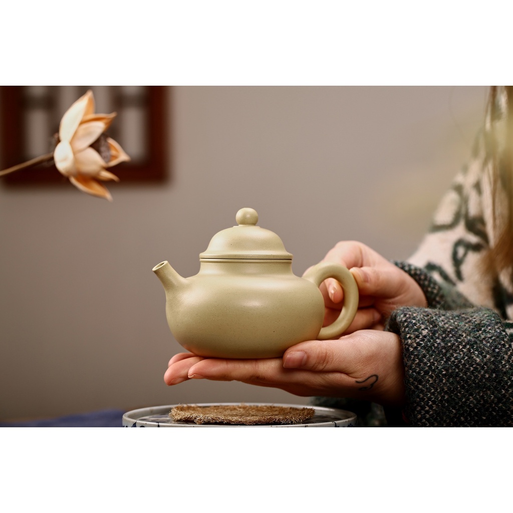 Ấm Tử Sa Nghi Hưng Dung Thiên 280 ml (Bổn Sơn Lục)