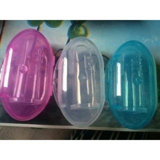 Dụng cụ vệ sinh răng miệng cho bé