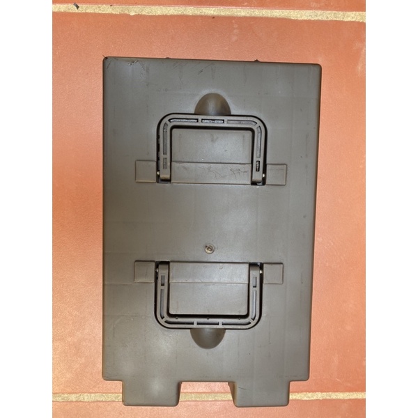 Hộp bình acquy xe M133 , 133s zin xe