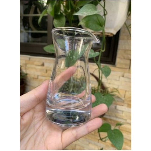 Bình thủy tinh, bình rót trong không quai