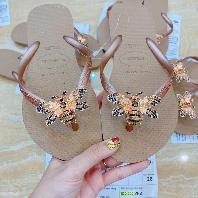 Gold đậm mix charm ong lớn