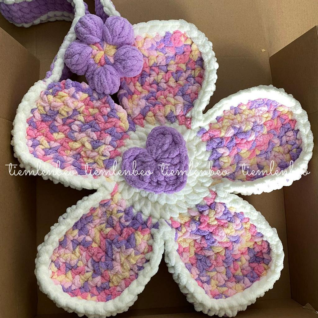 TÚI LEN HÌNH HOA CÚC-HỌA TIẾT HÌNH TRÁI TIM LOANG MÀU BẰNG LEN, TÚI LEN BÔNG HOA