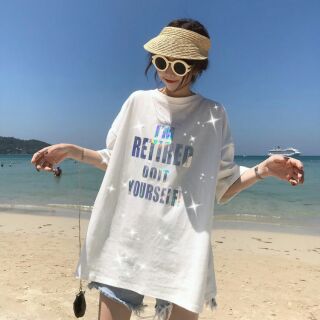 Áo phông nữ dáng rộng có sao in chữ