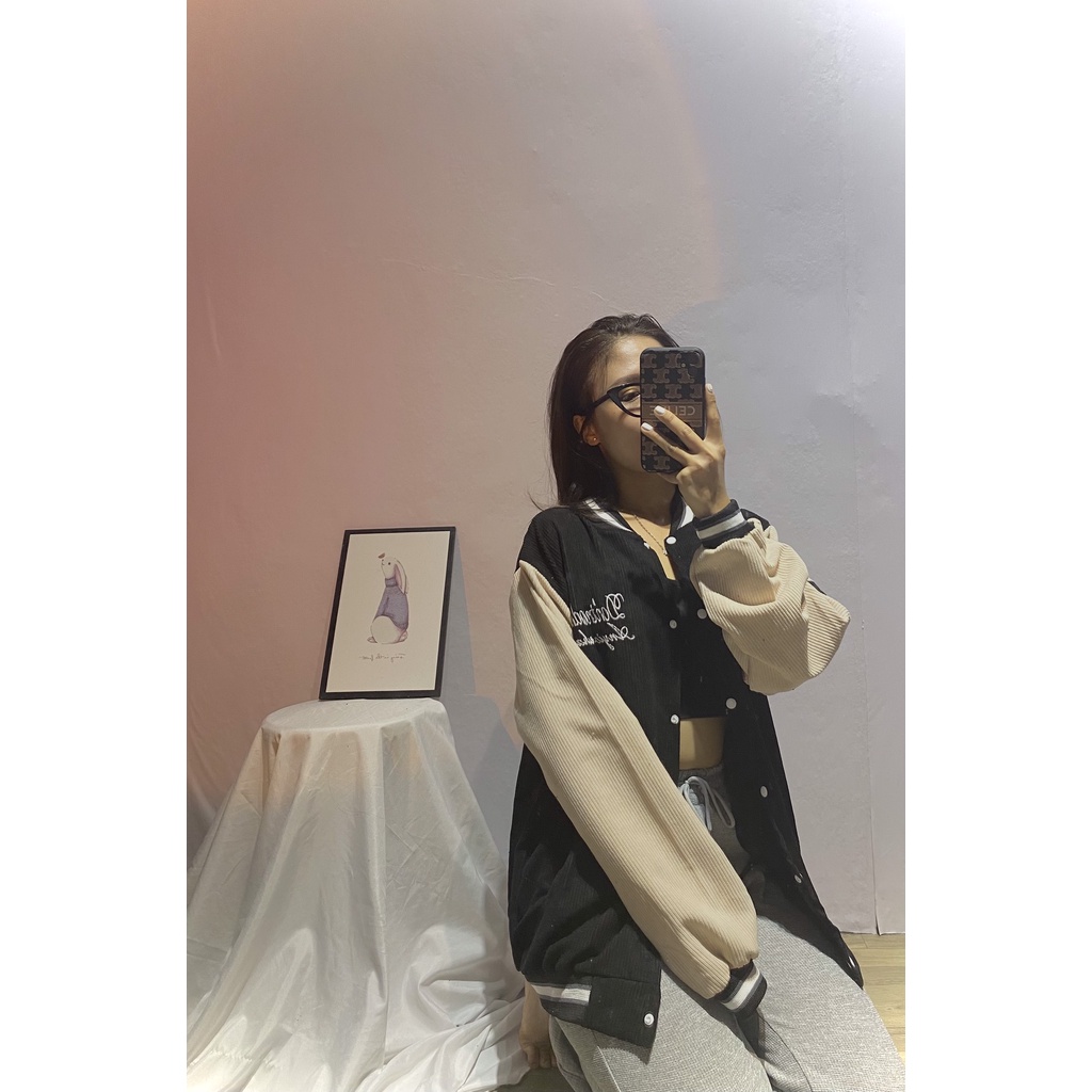 Áo khoác bomber nhung tăm chữ thêu nam nữ phong cách Hàn Quốc