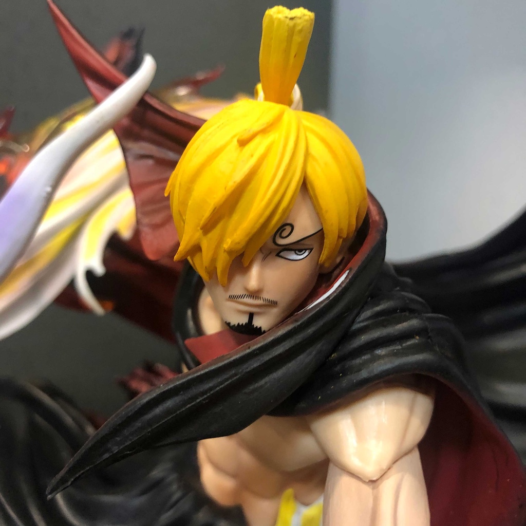 Figure / Mô hình Vinsmoke Sanji 36 cm có LED
