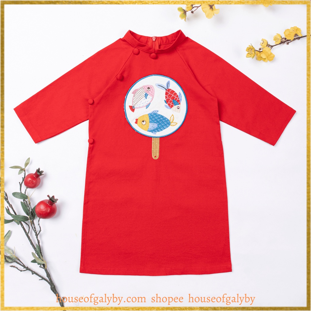 Áo dài bé gái/trai màu đỏ thêu cái quạt và 3 con cá linen Hàn Quốc mềm mịn