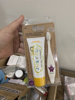 Set bàn chải + kem đánh răng jack'' jill Úc