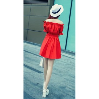 Đầm trễ vai đỏ xinh xắn