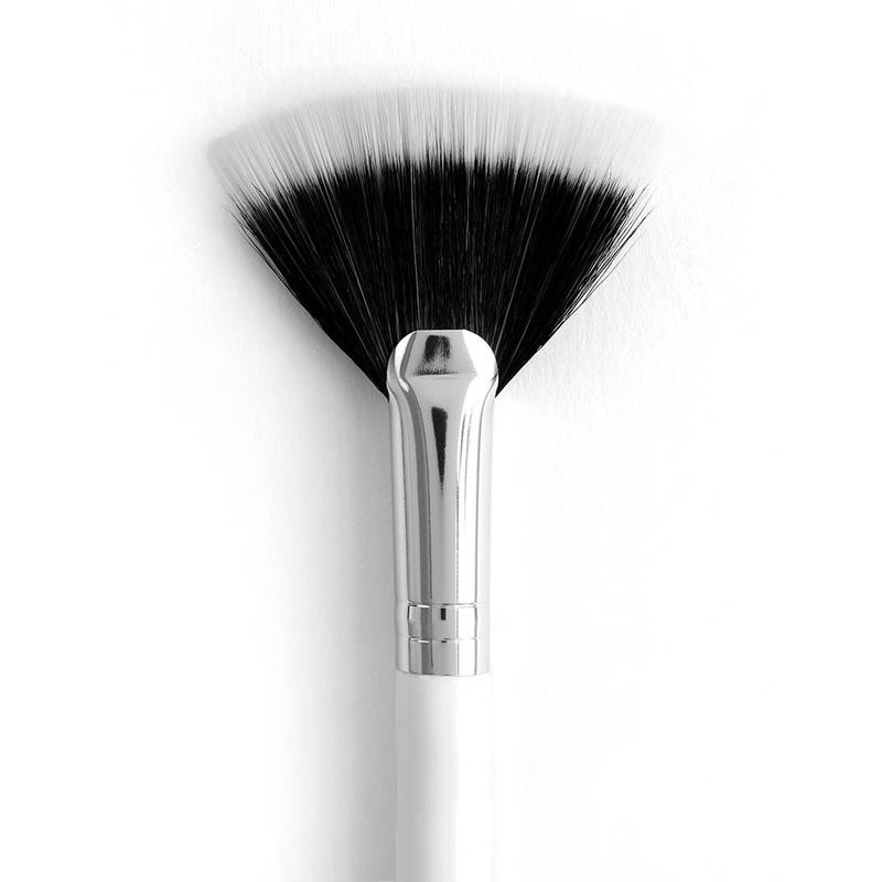 Colourpop - Cọ Tán Highlighter Colourpop Fan Brush