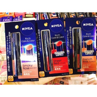 Son dưỡng môi Nivea sheer red