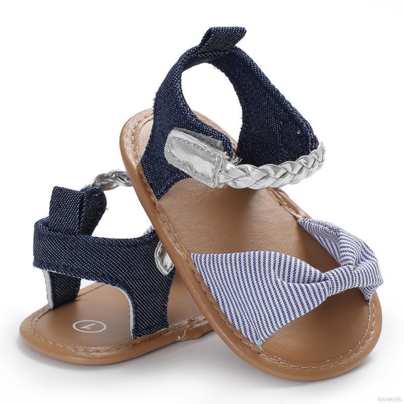 Giày sandal cho bé gái
