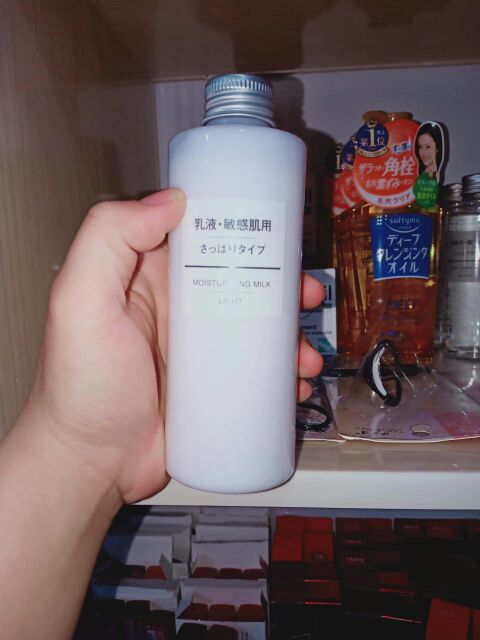 Sữa Dưỡng MUJI Moisturizing Milk Light 200ml