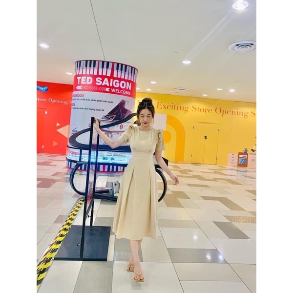 Đầm công sở đi biển dạo phố nhíu tay