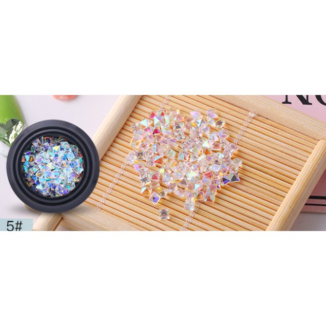 Hộp đá pha lê gắn móng, trong suốt, hình kim cương F524