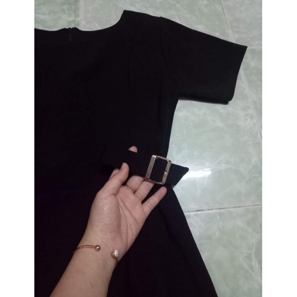 Đầm thắt nịt eo
