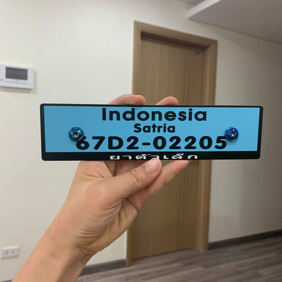 Bảng tên xe máy kiểu indonesia - Ốc titan gắn bảng tên