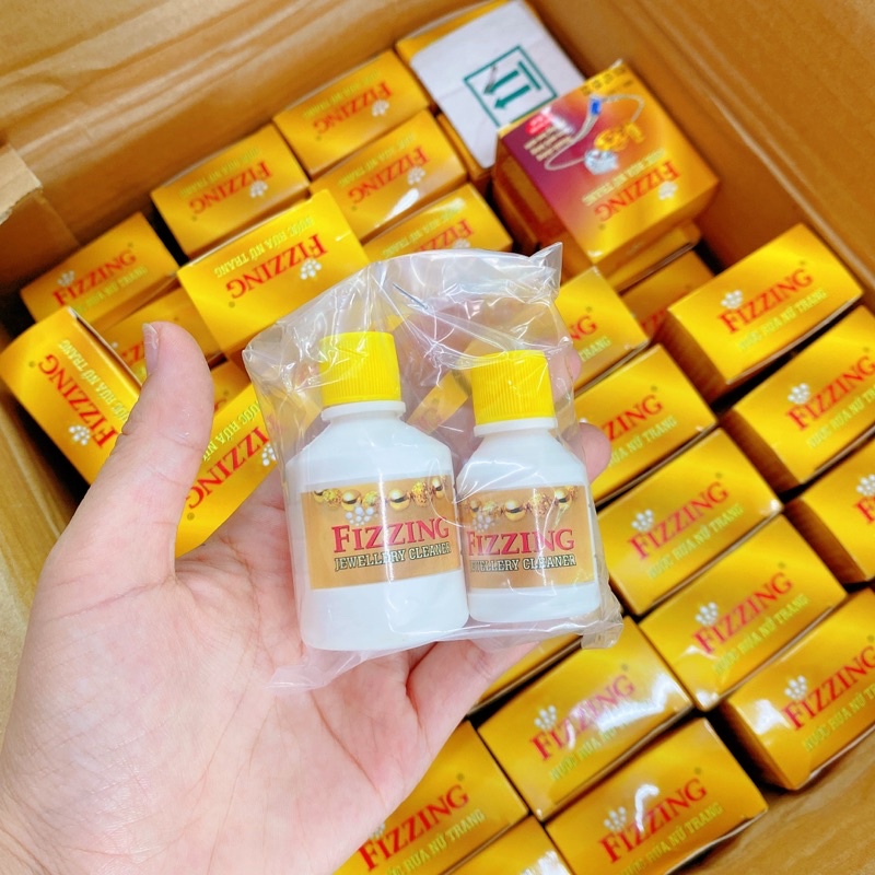 Nước rửa nữ trang làm sạch nữ trang
