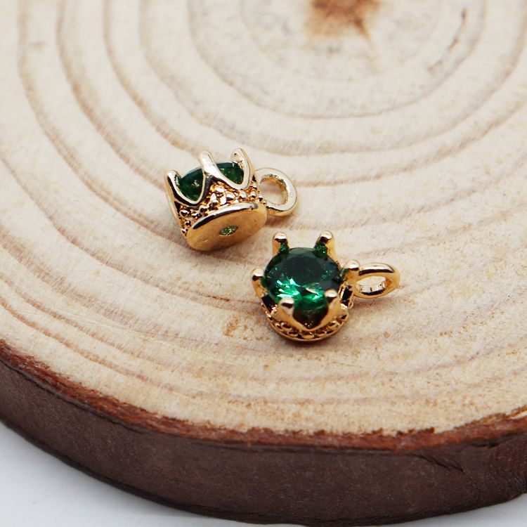 Mặt Dây Chuyền Hình Vương Miện Vàng 18k Đính Đá Zircon 4 Màu