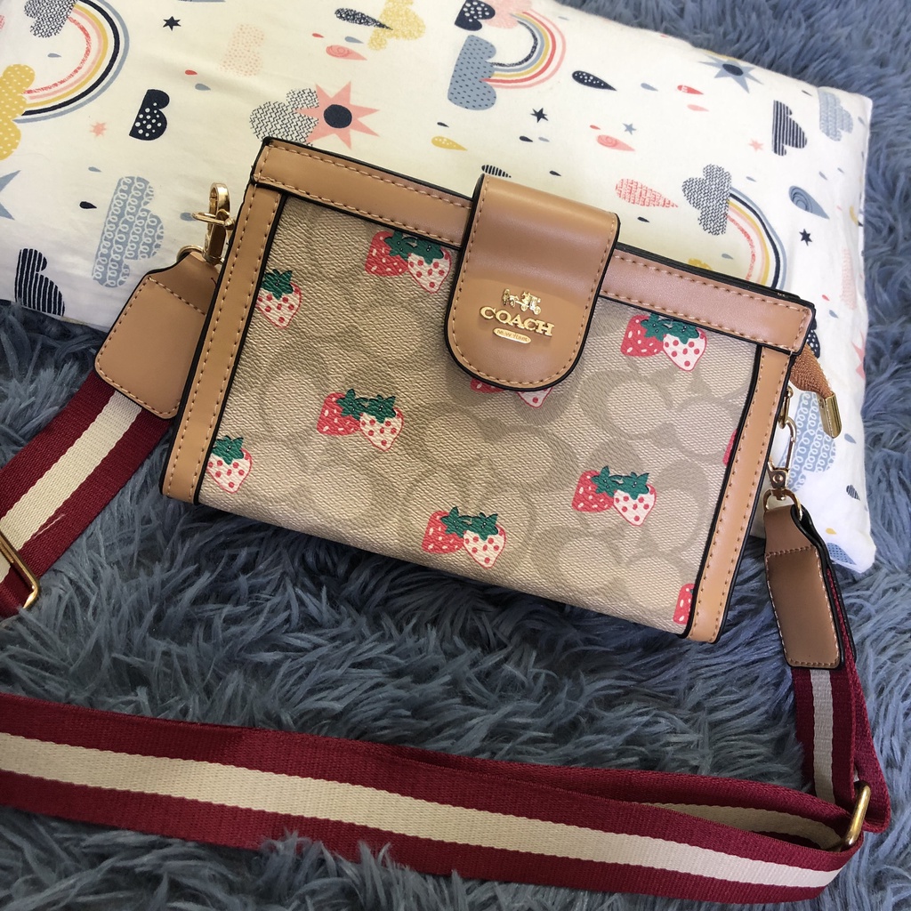 Thanh lý Túi coac dâu tây size 20 fom dáng cực đẹp