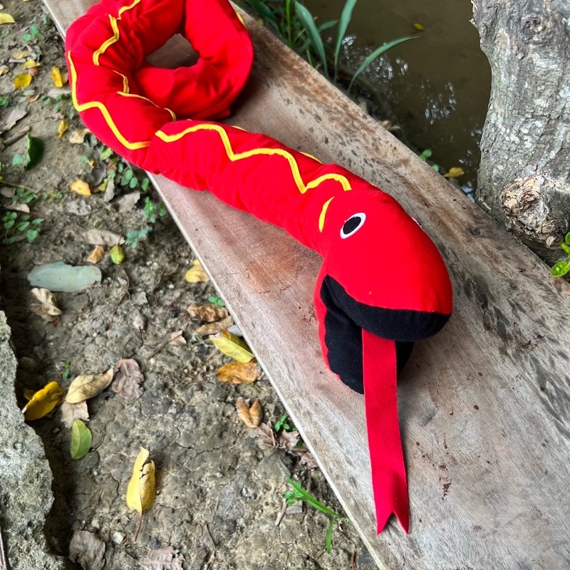 con rắn bằng bông