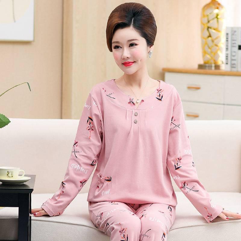 Bộ đồ ngủ tay dài thời trang cho phụ nữ trung niên