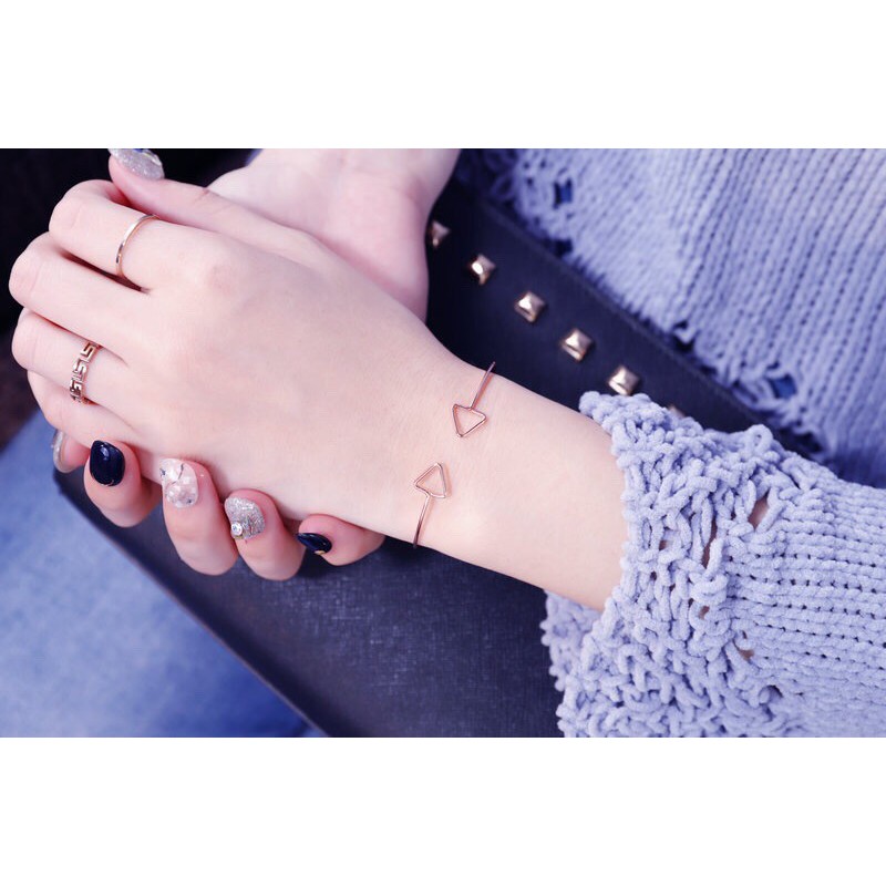 [SIÊU XINH] VÒNG TAY NỮ MỞ HÌNH TAM GIÁC HÀN QUỐC SIÊU DỄ THƯƠNG | BigBuy360 - bigbuy360.vn