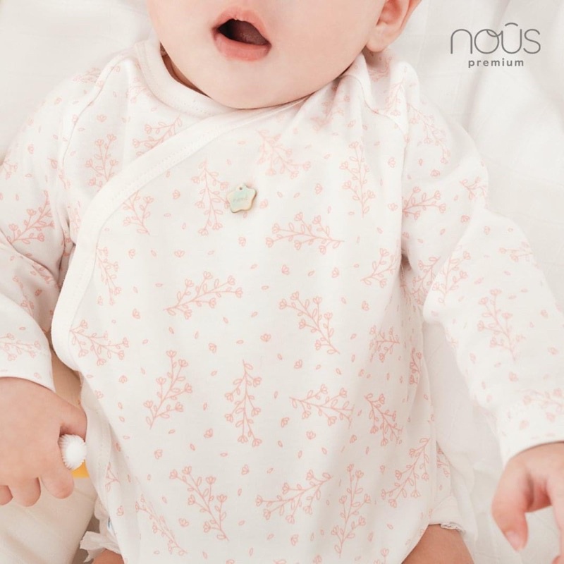 NOUS PREMIUM Bodysuit cài lệch dài tay thương hiệu Nous cho bé