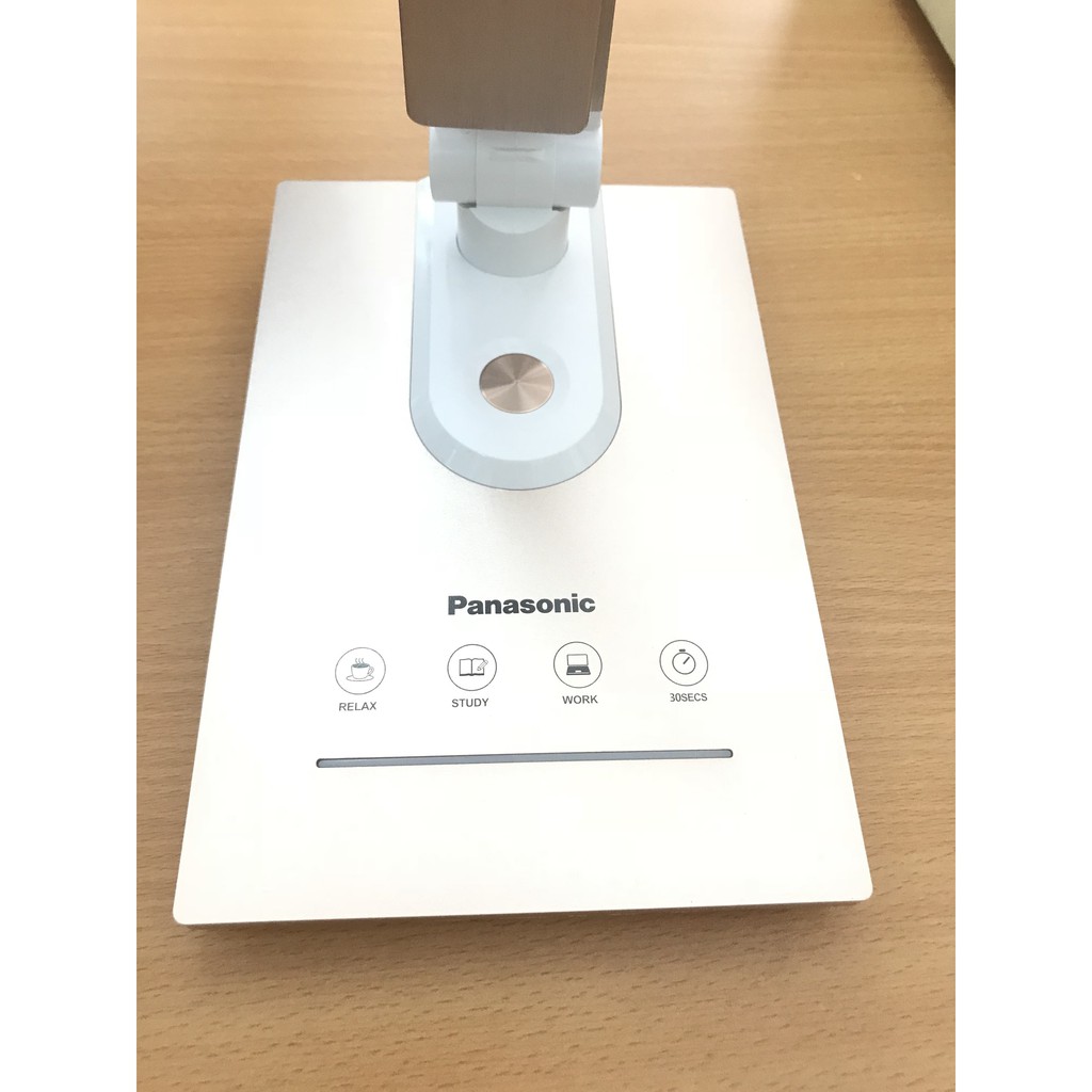 Đèn bàn Panasonic NNP63933191