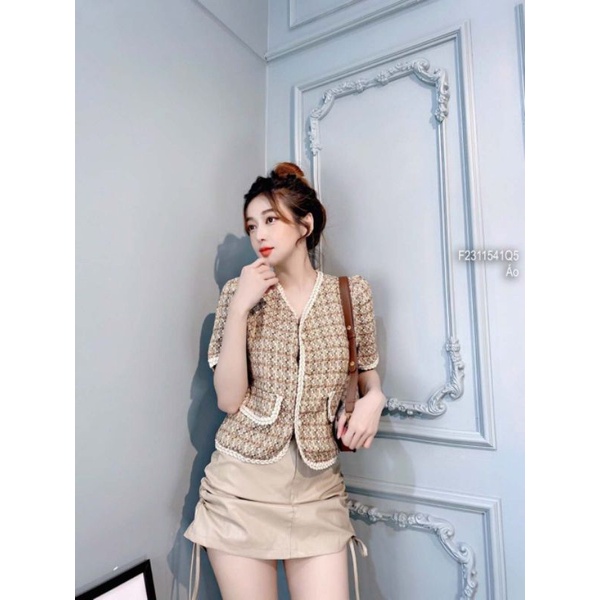 Áo dạ phối viền đắp túi nắp cổ tim tay ngắn hàng QC!