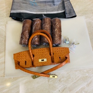 Bộ phụ kiện của chị Hiền Lê