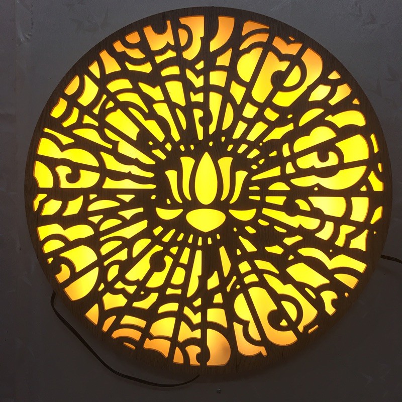 Hào Quang Led Cắt CNC Vân Mây Trên Gỗ Hoa Sen Và Chữ Vạn