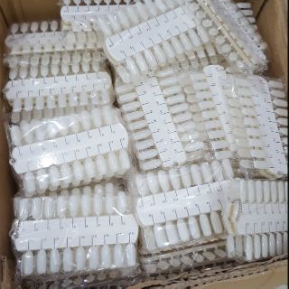 Móng mẫu gắn bảng màu