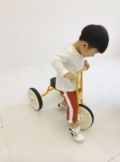 Quần thể thao nỉ Orange