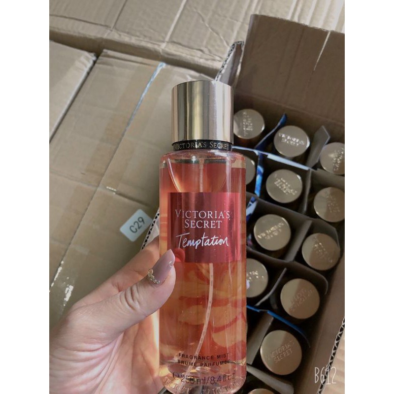 Xịt thơm toàn thân body vic 250ml