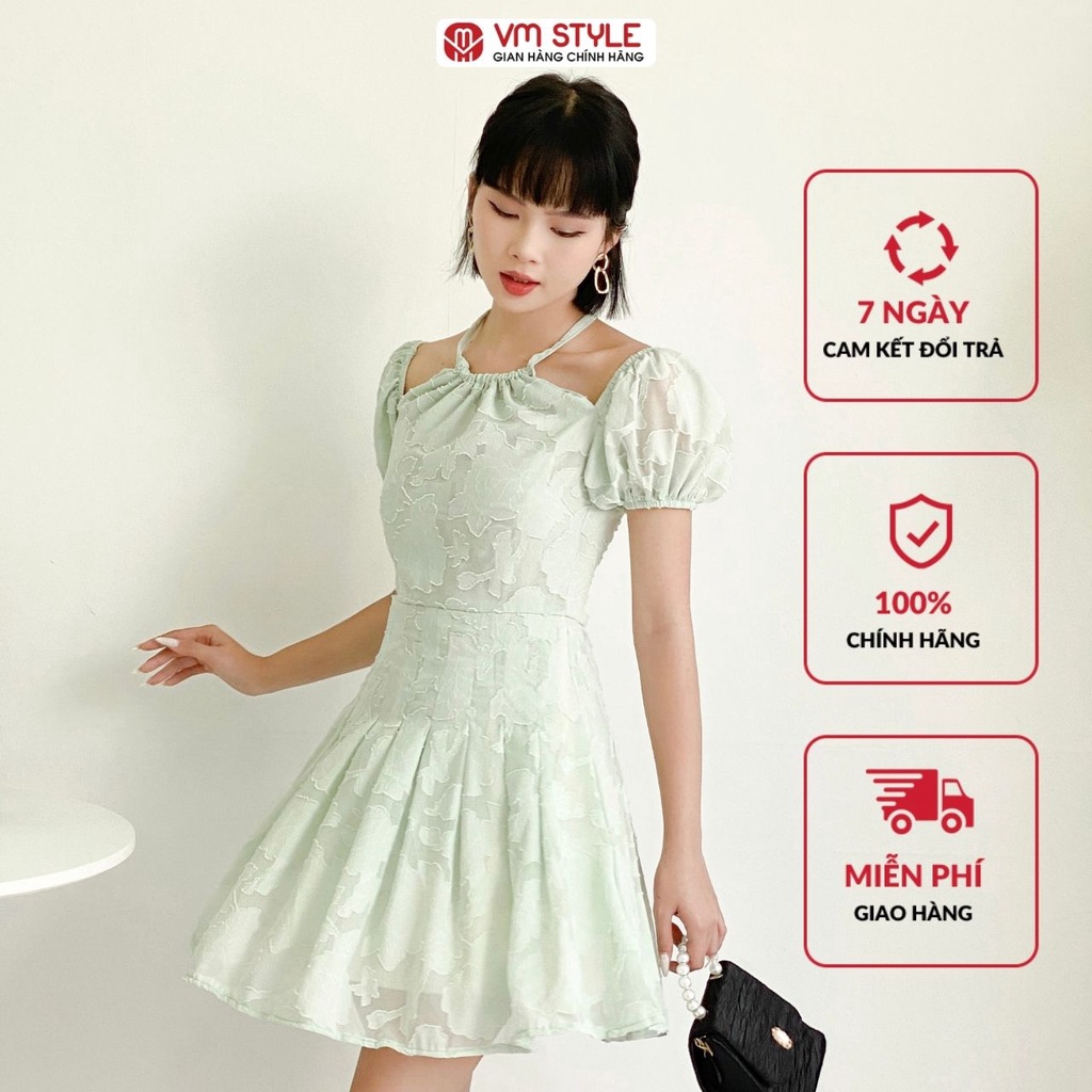 Đầm tay phồng VM STYLE cổ yếm phối ren gấp li eo 0412 22VD03HPY2901