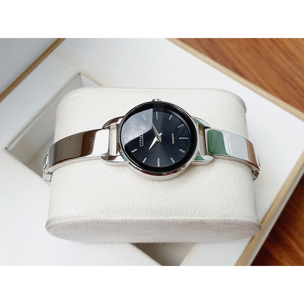 Đồng hồ nữ chính hãng Citizen EZ6370-56E dáng gọng kiềng - Máy Quartz pin - Kính khoáng cứng