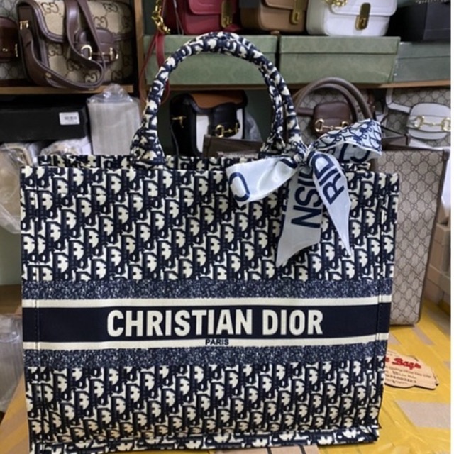 Túi tote Diio'r kèm khăn voan hàng chuẩn có sẵn, Video ảnh thật