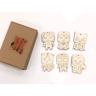 Tô màu gỗ SIÊU ANH HÙNG tặng kèm chân đế