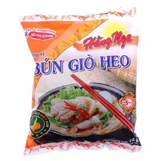 Bún giò heo. Hủ tiếu giao ngẫu nhiên