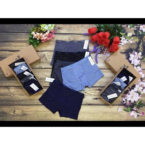 Một chiếc quần sịp đùi Muji thông hơi thoáng khí dành cho nam..