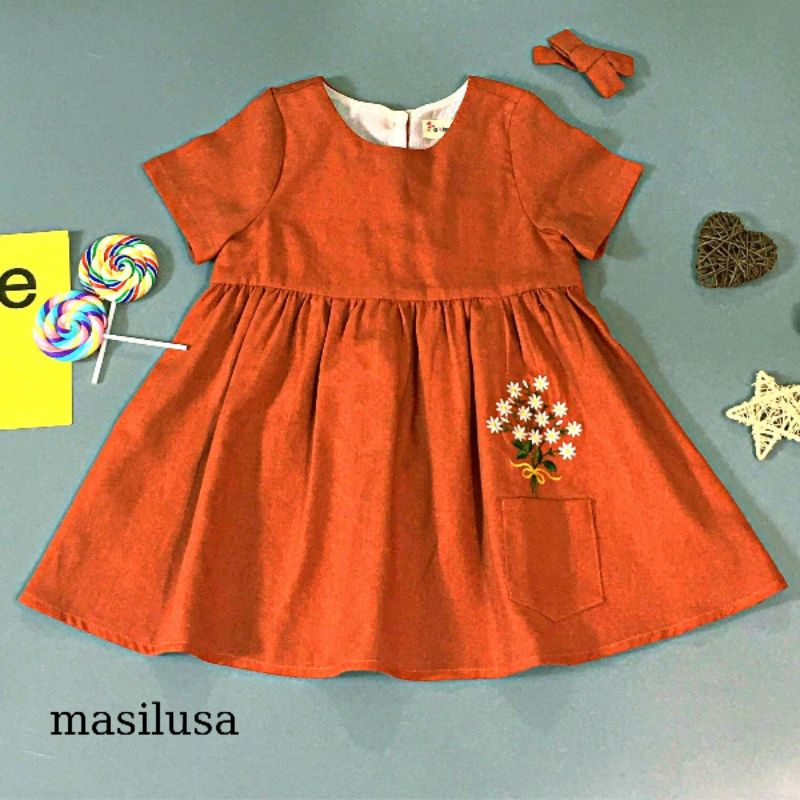Đầm thêu linen cho bé gái mùa hè