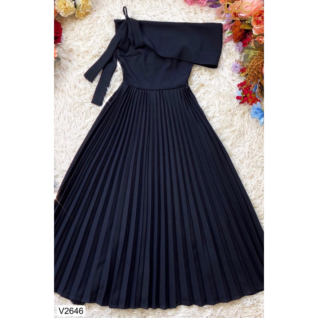 V2646 - váy đen xoè xếp ly