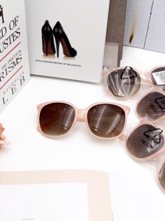 KÍNH H&M XUẤT MỸ